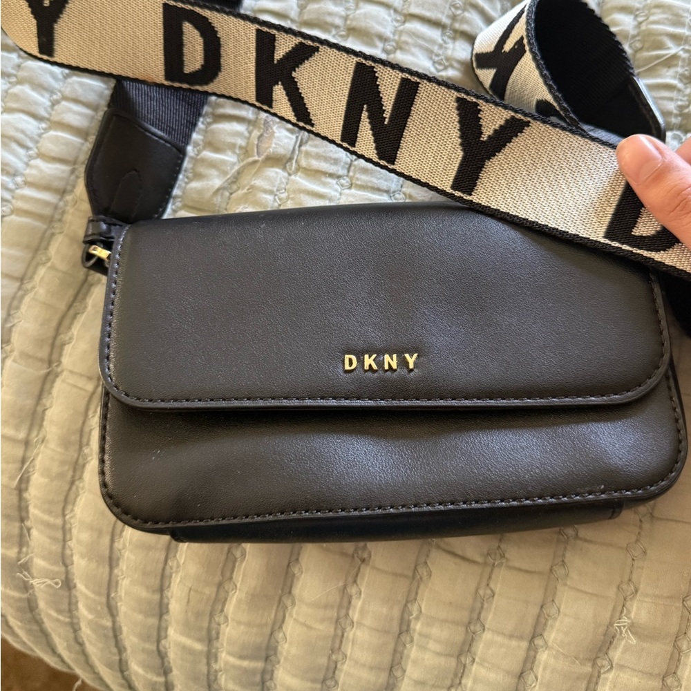 DKNY Black Crossbody Bag with Gold-Tone Hardware and Structured Silhouette
